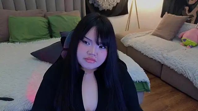 LeyaKan online show from 03/14/25, 09:00