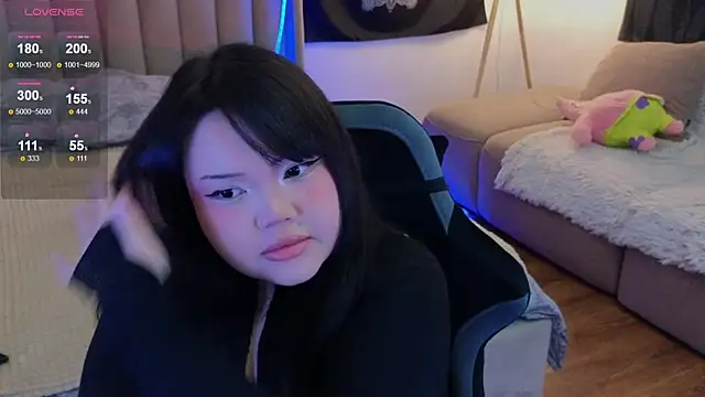 LeyaKan online show from 03/18/25, 09:10