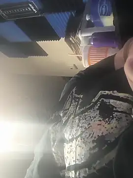 Snapshot of Tyrish361 chatting on 11/17/25, 06:08 Tyrish361 online show from 11/17/25, 06:08