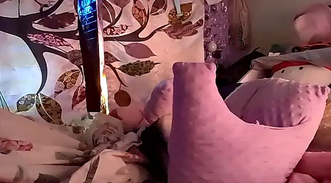 gurlnips online show from 02/25/25, 02:54