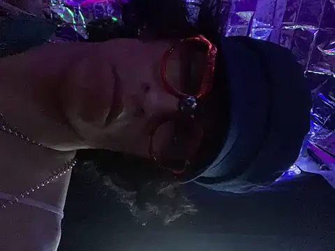 gurlnips online show from 03/15/25, 02:34