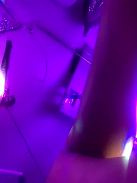 gurlnips online show from 09/29/25, 07:13