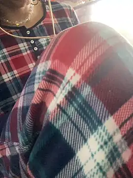 gurlnips online show from 09/30/25, 10:26