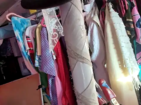 gurlnips online show from 11/19/25, 10:10