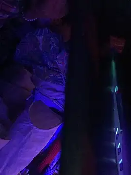 gurlnips online show from 11/22/25, 05:06