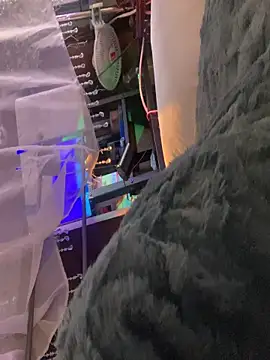 gurlnips online show from 12/02/25, 03:56