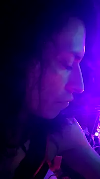 gurlnips online show from 04/20/26, 10:18