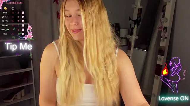 Rebecca Kelly online show from 09/13/25, 01:38