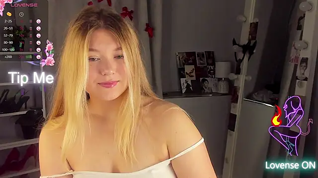 Rebecca Kelly online show from 09/15/25, 01:38