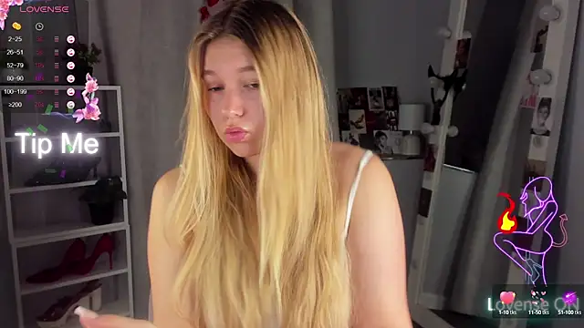 Rebecca Kelly online show from 09/16/25, 01:39