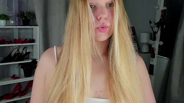 Rebecca Kelly online show from 10/21/25, 02:23