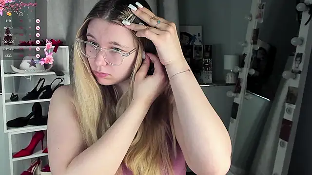 Rebecca Kelly online show from 02/17/26, 02:30