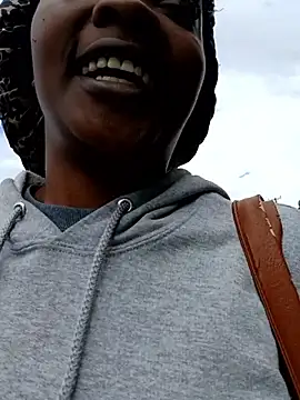  fiffii online show from 04/17/26, 07:33