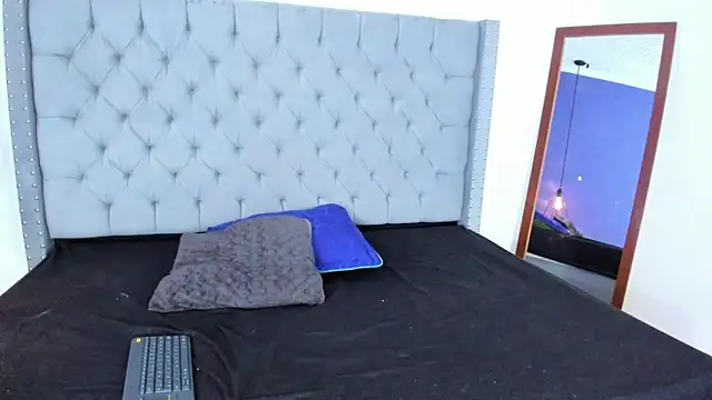 Snapshot of ShanellBlack chatting on 02/25/25, 12:13 ShanellBlack online show from 02/25/25, 12:13
