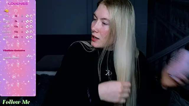 Snapshot of Liv_Fay chatting on 01/23/25, 07:40 Liv Fay online show from 01/23/25, 07:40