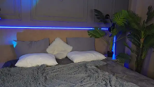 Snapshot of Liv_Fay chatting on 03/15/25, 03:40 Liv Fay online show from 03/15/25, 03:40