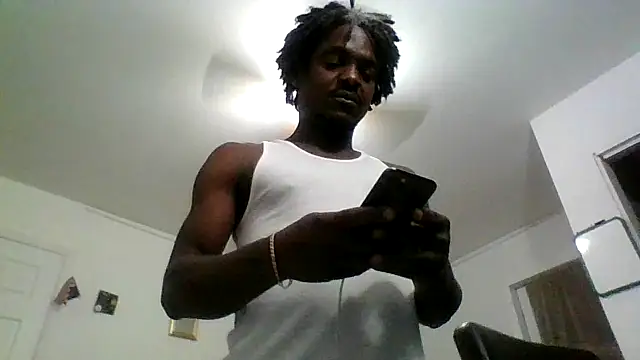 Snapshot of Hugedick0071 chatting on 05/16/26, 03:58 Hugedick0071 online show from 05/16/26, 03:58