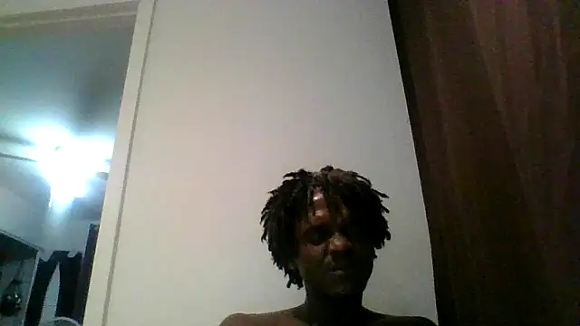Snapshot of Hugedick0071 chatting on 06/11/26, 06:44 Hugedick0071 online show from 06/11/26, 06:44