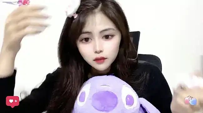 Snapshot of ---MIA--- chatting on 02/18/25, 04:16 ---MIA--- online show from 02/18/25, 04:16