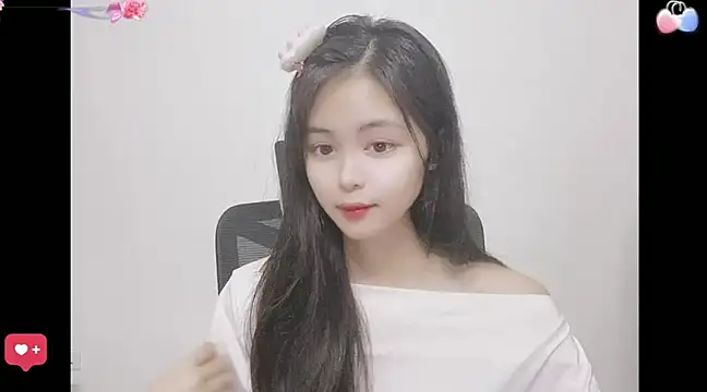 Snapshot of ---MIA--- chatting on 03/02/25, 01:27 ---MIA--- online show from 03/02/25, 01:27