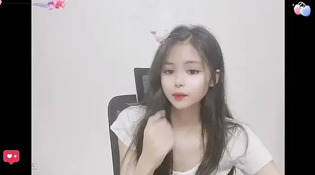 Snapshot of ---MIA--- chatting on 03/04/25, 04:20 ---MIA--- online show from 03/04/25, 04:20