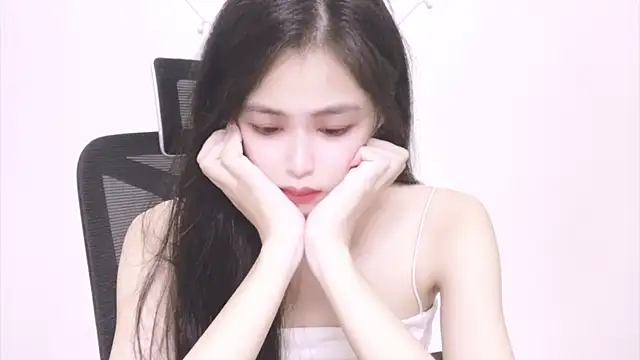 Snapshot of ---MIA--- chatting on 09/22/25, 02:30 ---MIA--- online show from 09/22/25, 02:30