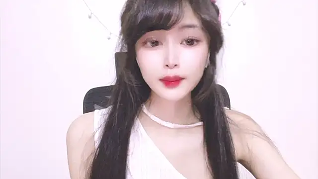 Snapshot of ---MIA--- chatting on 10/02/25, 02:13 ---MIA--- online show from 10/02/25, 02:13