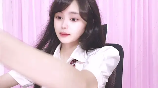 Snapshot of ---MIA--- chatting on 10/07/25, 02:14 ---MIA--- online show from 10/07/25, 02:14