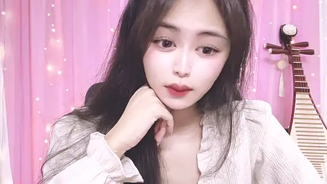 Snapshot of ---MIA--- chatting on 10/30/25, 02:07 ---MIA--- online show from 10/30/25, 02:07