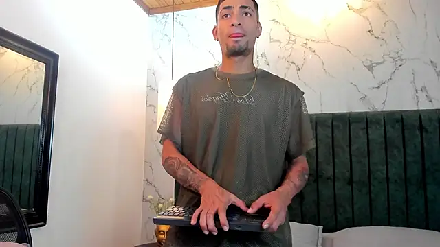 DrakeNeumann online show from 01/30/25, 07:26