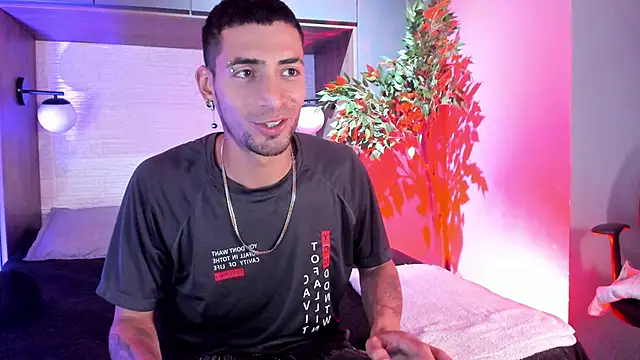 DrakeNeumann online show from 12/22/25, 02:19