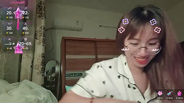 Snapshot of Lili_666 chatting on 06/07/26, 04:33 Lili 666 online show from 06/07/26, 04:33