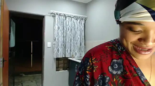 CREAMYCUPCAKExxx online show from 12/16/24, 12:15