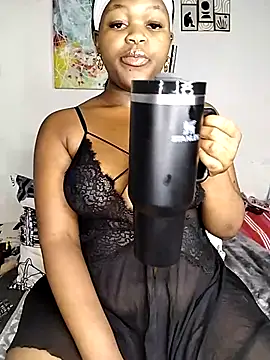 Snapshot of Sexymamibo chatting on 10/21/25, 03:35 Sexymamibo online show from 10/21/25, 03:35