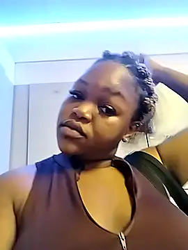 Snapshot of Sexymamibo chatting on 11/26/25, 06:42 Sexymamibo online show from 11/26/25, 06:42