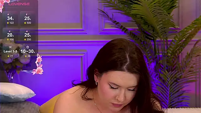 TrishaWinslet online show from 02/21/25, 10:28