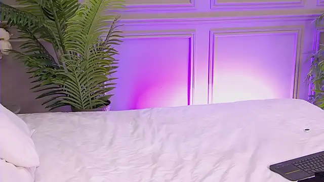 TrishaWinslet online show from 11/18/25, 05:12