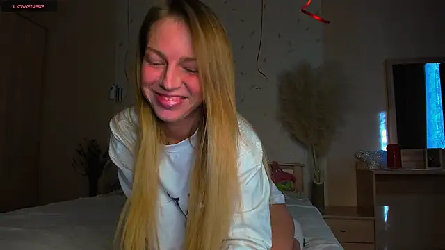 Snapshot of Jeanne_Williams chatting on 03/12/25, 08:41 Jeanne Williams online show from 03/12/25, 08:41