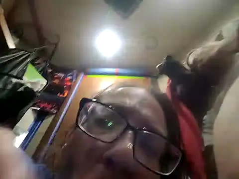 Snapshot of ILUV2TUCHMYKITTY chatting on 10/25/25, 01:29 ILUV2TUCHMYKITTY online show from 10/25/25, 01:29