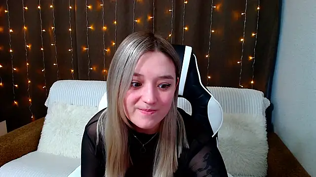 Snapshot of JessRosen chatting on 01/10/25, 04:33 JessRosen online show from 01/10/25, 04:33