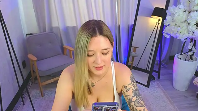 Snapshot of JessRosen chatting on 03/08/25, 08:00 JessRosen online show from 03/08/25, 08:00