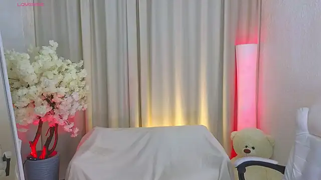 Snapshot of JessRosen chatting on 12/01/25, 03:33 JessRosen online show from 12/01/25, 03:33