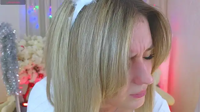 Snapshot of JessRosen chatting on 12/21/25, 03:24 JessRosen online show from 12/21/25, 03:24