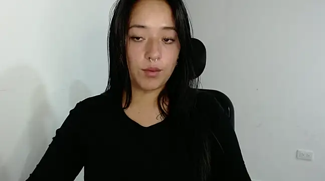 jjulietha95 online show from 01/26/25, 10:57