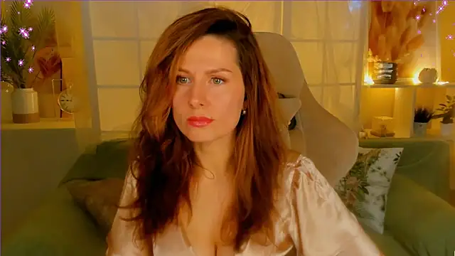 Snapshot of April_o_Nill chatting on 12/23/24, 01:45 April o Nill online show from 12/23/24, 01:45