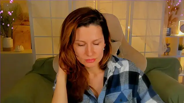 Snapshot of April_o_Nill chatting on 12/27/24, 11:17 April o Nill online show from 12/27/24, 11:17