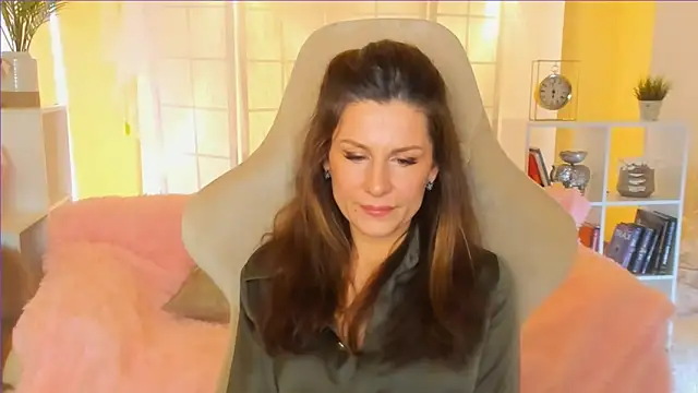 Snapshot of April_o_Nill chatting on 01/16/25, 12:09 April o Nill online show from 01/16/25, 12:09