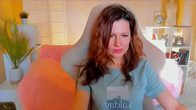 Snapshot of April_o_Nill chatting on 01/24/25, 11:37 April o Nill online show from 01/24/25, 11:37