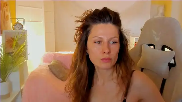 Snapshot of April_o_Nill chatting on 02/09/25, 12:30 April o Nill online show from 02/09/25, 12:30