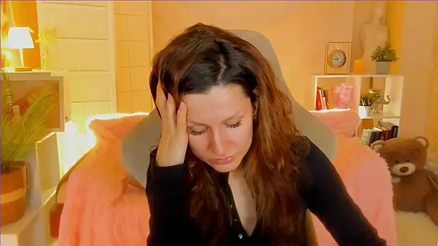 Snapshot of April_o_Nill chatting on 02/24/25, 10:48 April o Nill online show from 02/24/25, 10:48